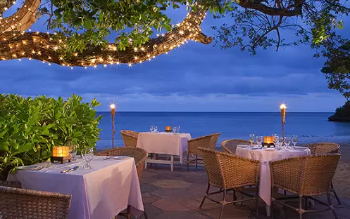 Couples Sans Souci-Beach Grill & Bella Vista_114